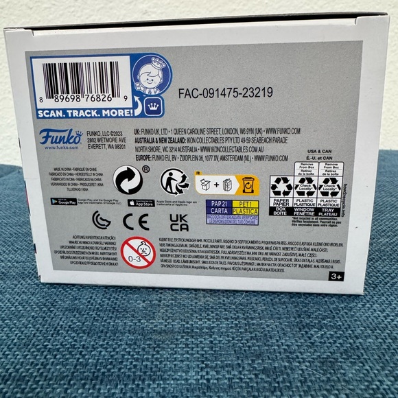 Funko Spider-man - SOLD OUT Valentine’s Day Exclusive - Picture 5 of 6